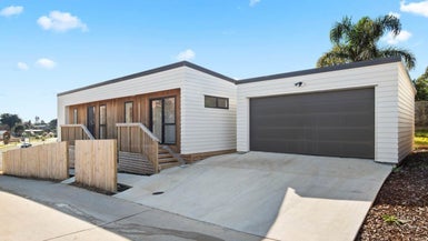 107 Hamilton Drive, Waiuku, Waiuku - Carousel 1