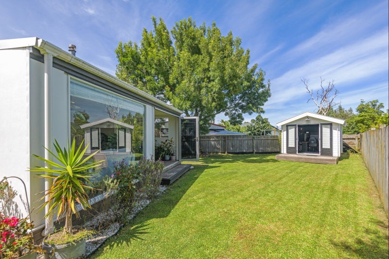 19 Peppertree Glade, Kelvin Grove, Palmerston North - Carousel 2