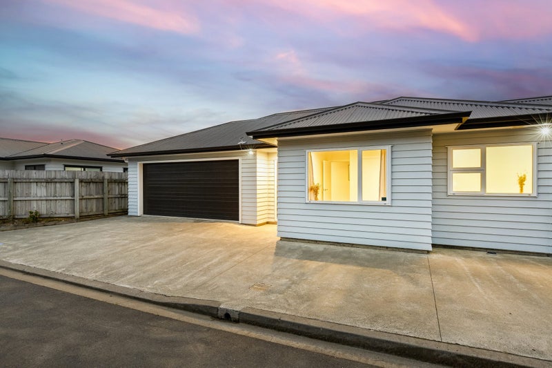 31B Grimsby Grove, Wainuiomata, Lower Hutt - Carousel 1