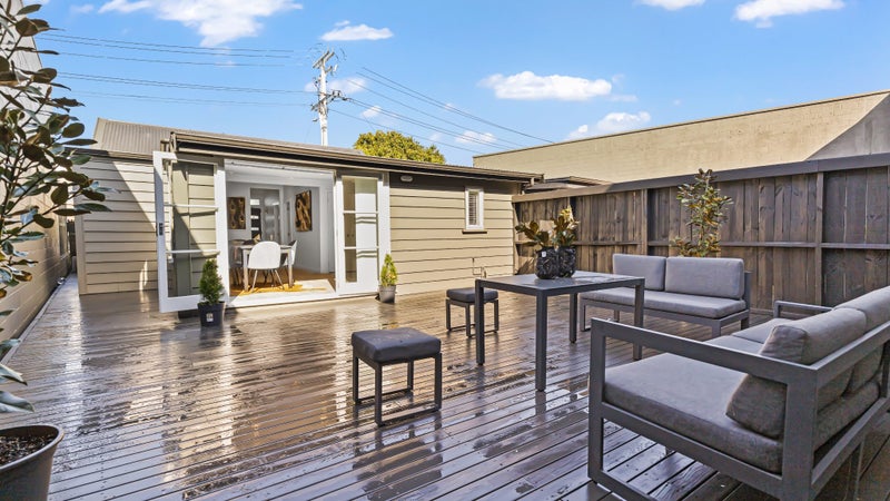 4 George Terrace, Onehunga, Auckland - Carousel 1