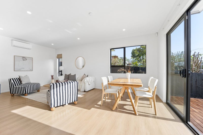 9A MacLaurin Street, Blockhouse Bay, Auckland - Carousel 2