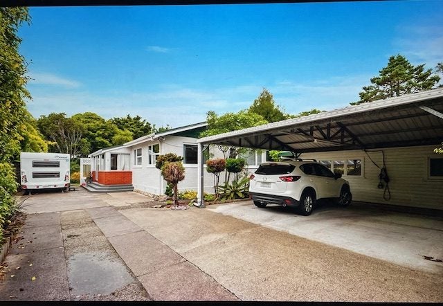 3 Robinson Avenue, Holdens Bay, Rotorua - Carousel 1