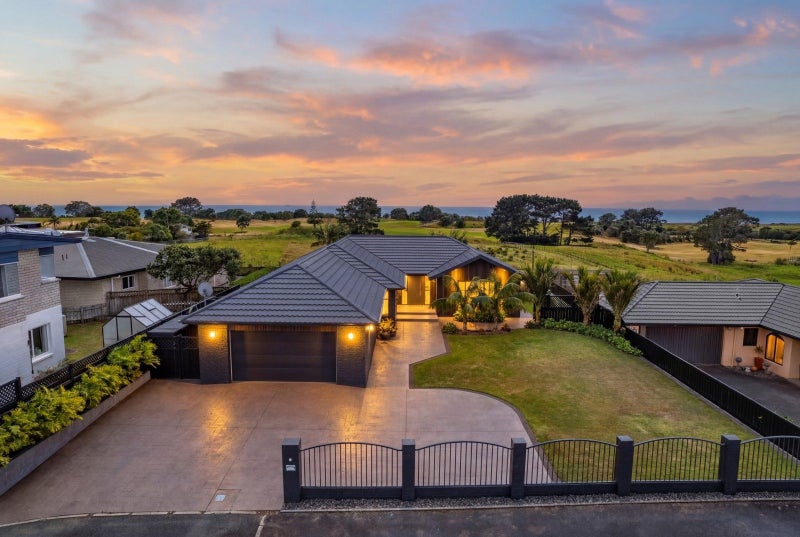 17 Chatswood Grove, Fitzroy, New Plymouth, Taranaki - Carousel 40