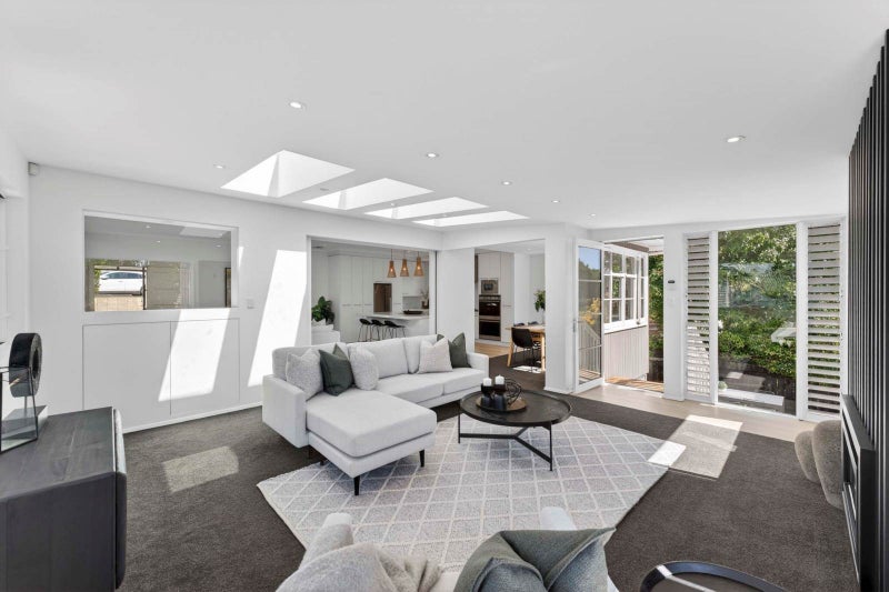 8 Robley Crescent, Glendowie, Auckland - Carousel 2