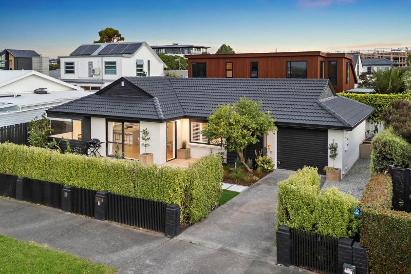 11 Tui Street, Point Chevalier, Auckland - Carousel 1