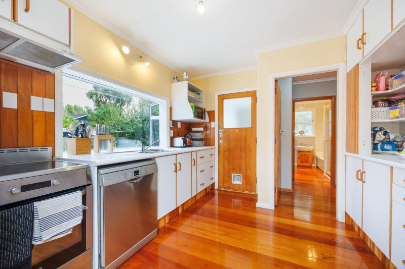 28 Henare Street, West End, Palmerston North - Carousel 2