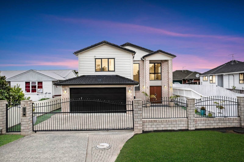 9 Pembroke Street, Papatoetoe, Auckland - Carousel 1