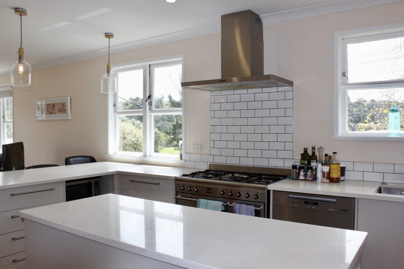 56 Taipari Road, Te Atatu Peninsula, Auckland - Carousel 2