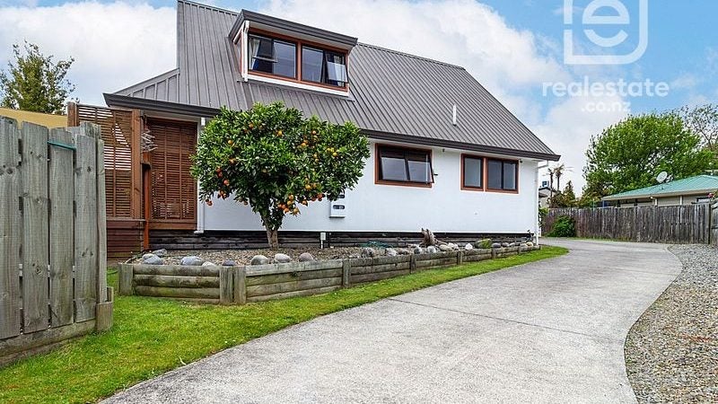 16 Westminster Drive, Owhata, Rotorua - Carousel 1