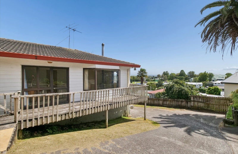 14 Pelorus Street, Welcome Bay, Tauranga - Carousel 1