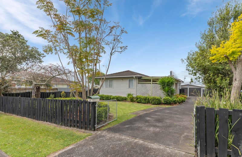 10 Joshua Place, Weymouth, Auckland - Carousel 1