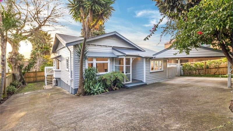 1755A Great North Road, Avondale, Auckland - Carousel 1