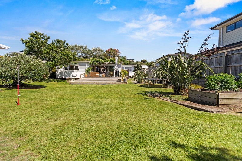 39 Tiromoana Road, Raumati South, Paraparaumu - Carousel 1