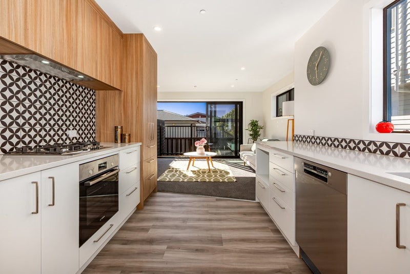 2/50D Beauchamp Street, Tawa, Wellington - Carousel 2