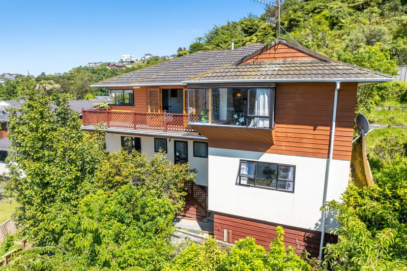 22 Picasso Grove, Belmont, Lower Hutt - Carousel 2