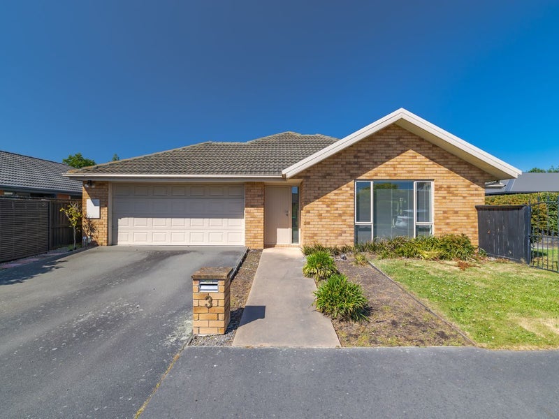 3 Burbank Drive, Aidanfield, Christchurch - Carousel 1