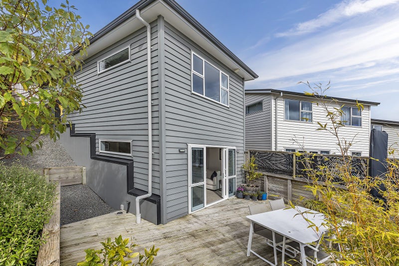 7/20 Glanmire Road, Newlands, Wellington - Carousel 1
