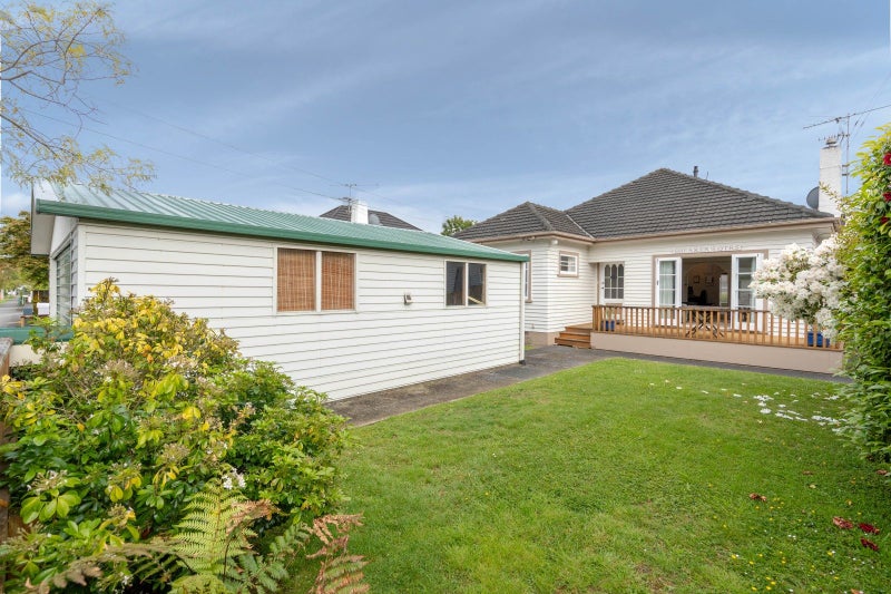 23 Kowhai Avenue, Ebdentown, Upper Hutt - Carousel 1