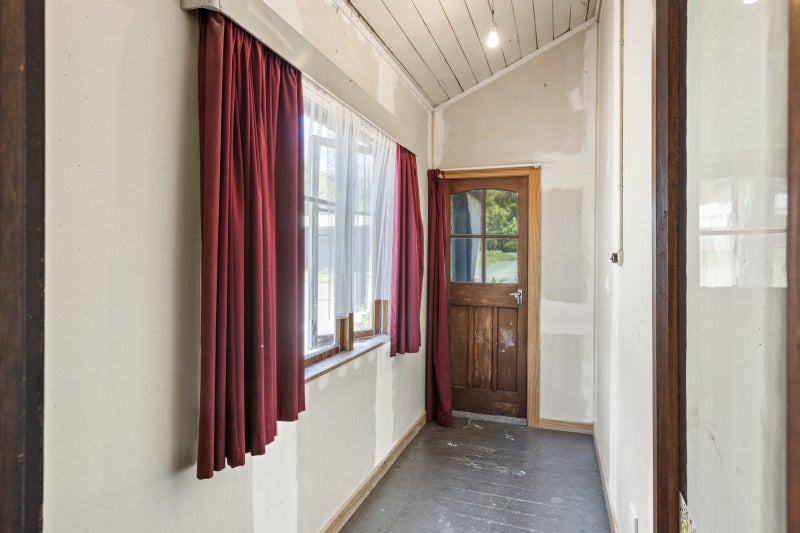 2 Toroa Street, Taihape - Carousel 2