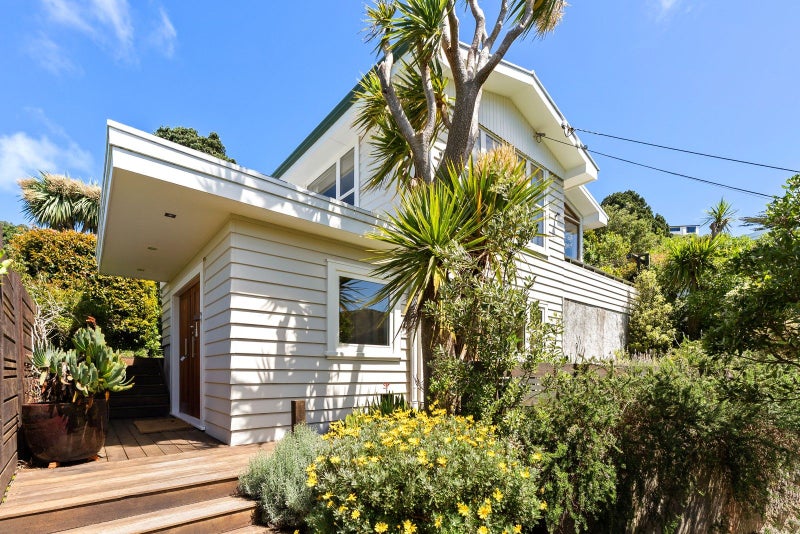 7 Doris Gordon Crescent, Crofton Downs, Wellington - Carousel 1