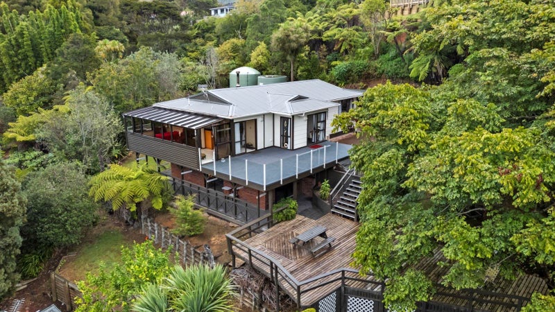 274 Forest Hill Road, Waiatarua, Auckland - Carousel 2