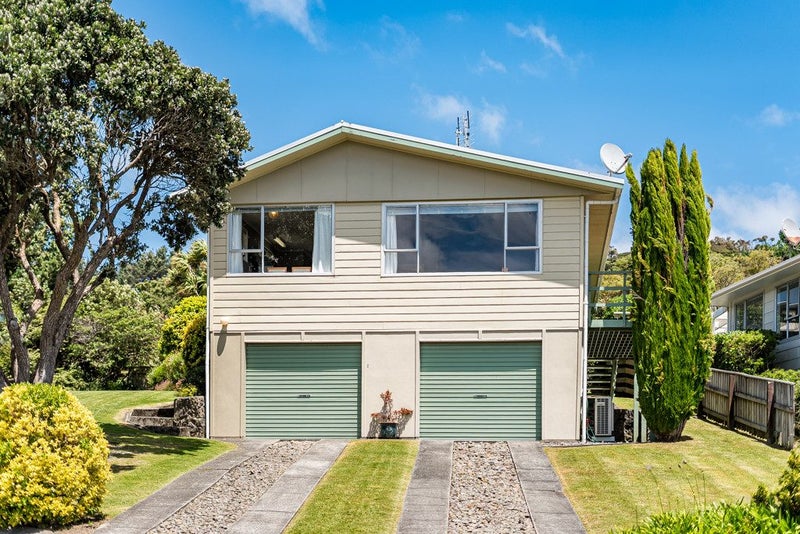 16 Hicks Close, Whitby, Porirua - Carousel 1