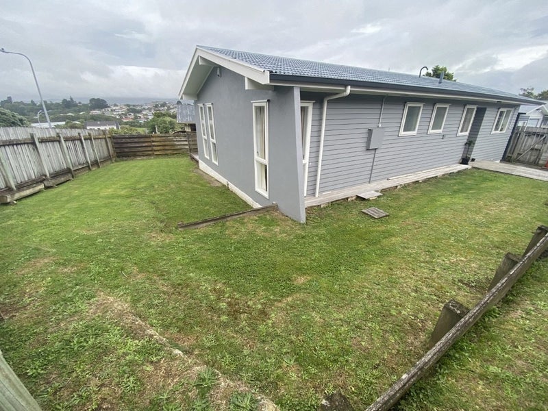 1 Garboard Lane, Whitby, Porirua - Carousel 11