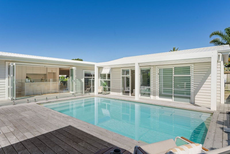 202 VALLEY ROAD, Mount Maunganui, Tauranga - Carousel 1