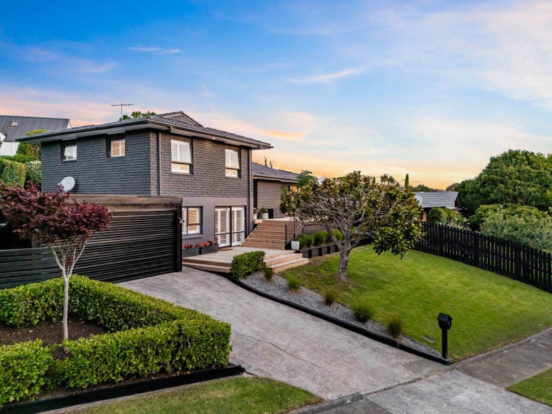 11 Pyatt Crescent, Saint Johns, Auckland - Carousel 2