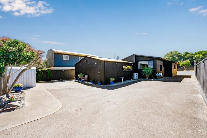 83 Martin Road, Paraparaumu Beach, Paraparaumu - Carousel 1