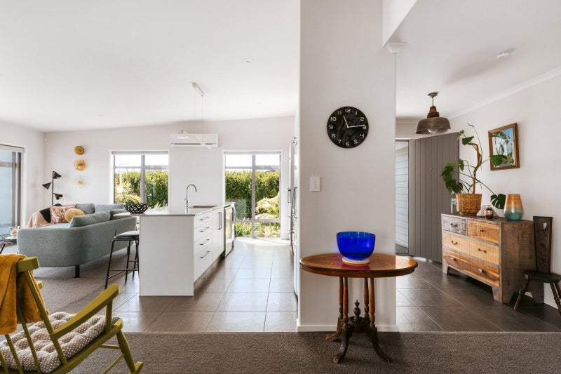 15 Whaley Avenue, Papamoa Beach, Papamoa - Carousel 2