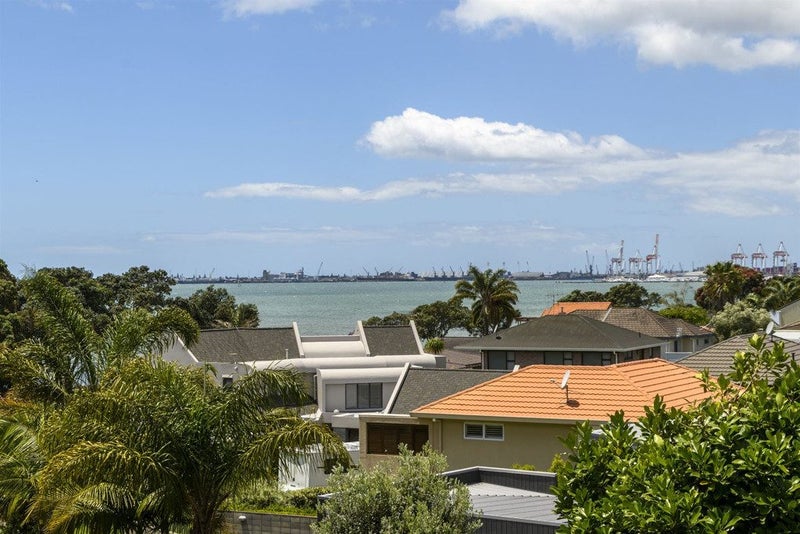 552 Otumoetai Road, Matua, Tauranga - Carousel 1