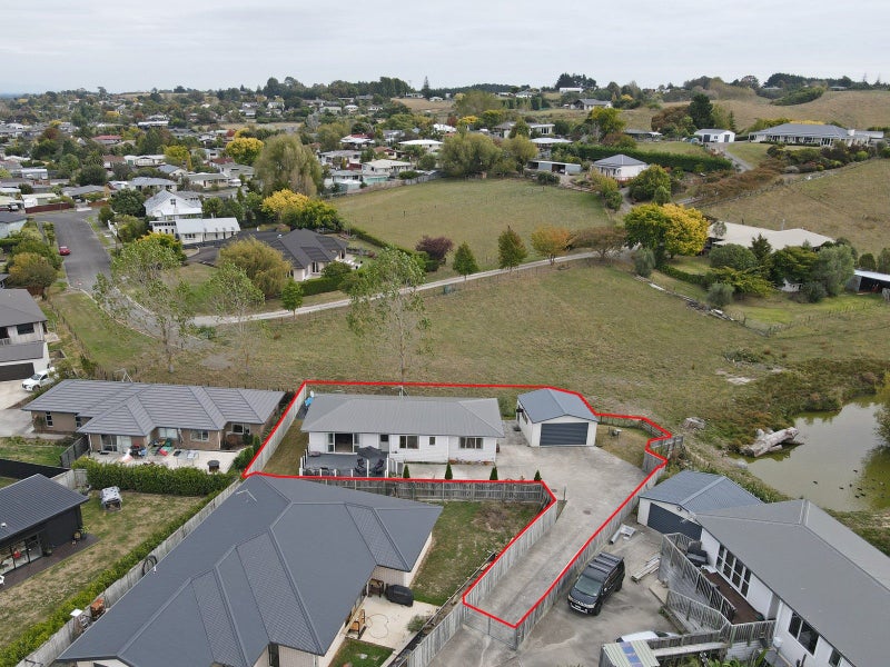 12 Poplar GR, Feilding, FEILDING - Carousel 21