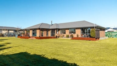 18 Majestic Chance, Seaward Bush, Invercargill - Carousel 1