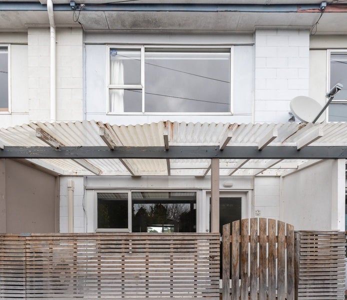 2/8 Lorraine Avenue, Owairaka, Auckland - Carousel 1