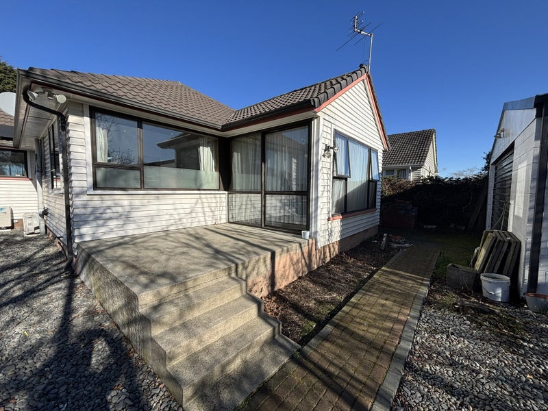 12 Roche Avenue, Upper Riccarton, Christchurch - Carousel 1