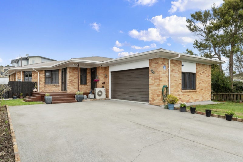 14 Holloway Place, Forest Lake, Hamilton - Carousel 1