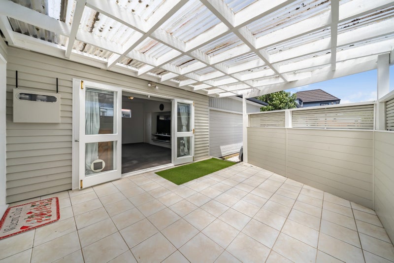 22A St Ronans Avenue, Waterloo, Lower Hutt - Carousel 1