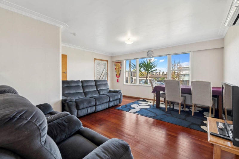 39 Kenderdine Road, Papatoetoe, Auckland - Carousel 2