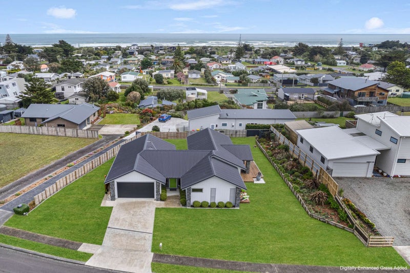 20 Taonui Street, Waitārere Beach, Levin - Carousel 2