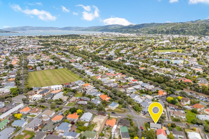 2/13 Vincent Street, Waterloo, Lower Hutt - Carousel 25