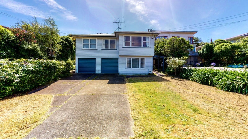 317 Main Road, Tawa, Wellington - Carousel 1