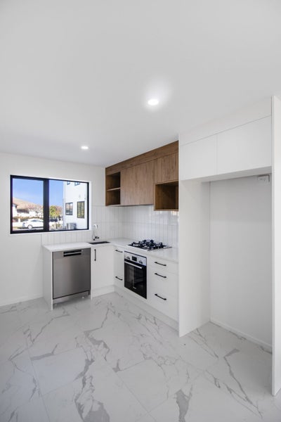 3C Tulloch Place, Conifer Grove, Takanini - Carousel 2