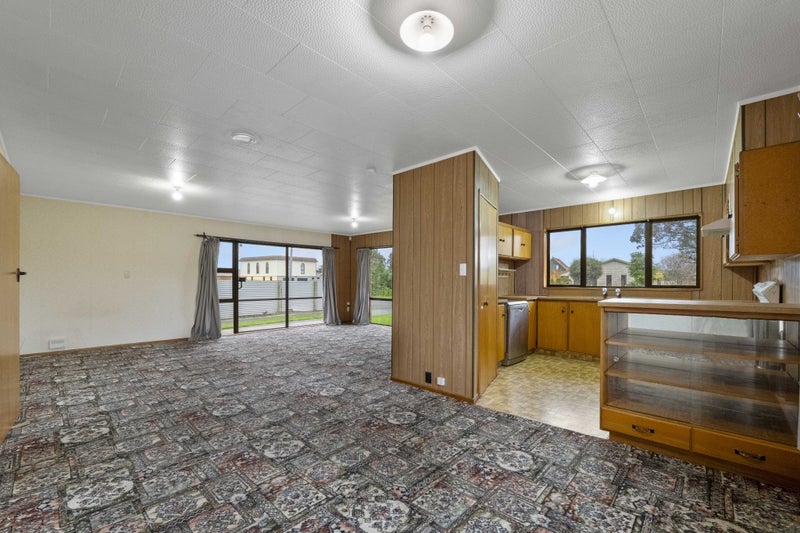 45 Murray Avenue, Hawera - Carousel 2