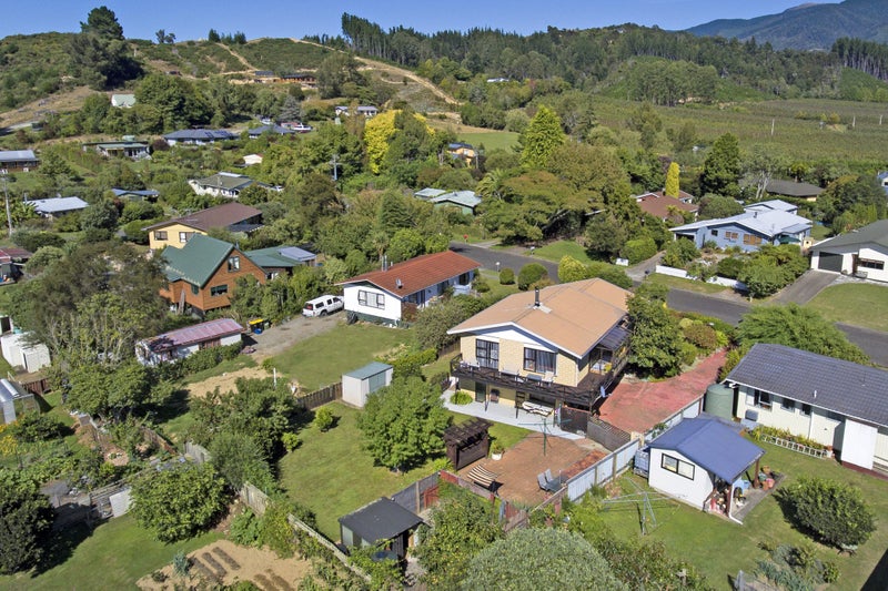 6 Linden Place, Brooklyn, Motueka - Carousel 2
