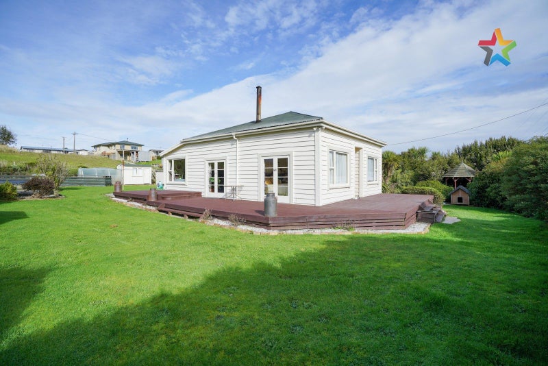 22 Buckingham Street, Tokanui, Tokanui - Carousel 1