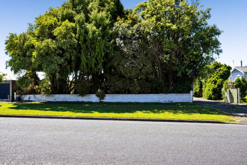 114 Brecon Road, Stratford - Carousel 45