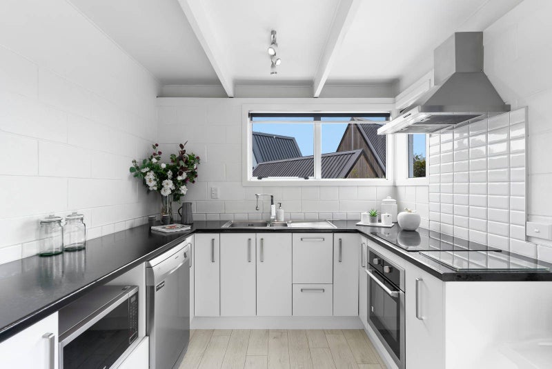 3/20 Selwyn Road, Howick, Auckland - Carousel 1