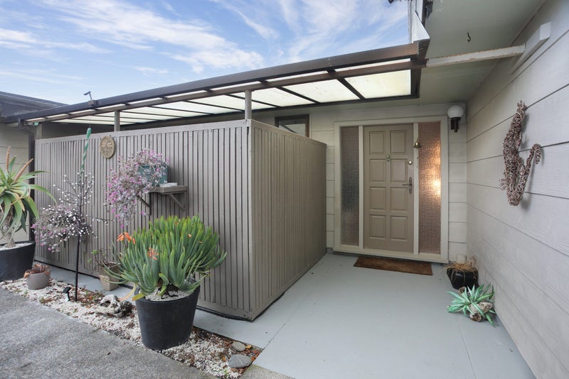 10 Aitken Street, Bulls - Carousel 1