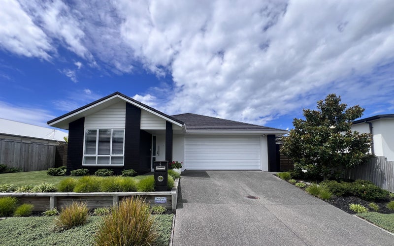 5 Awatira Drive, Papamoa Beach, Papamoa - Carousel 1